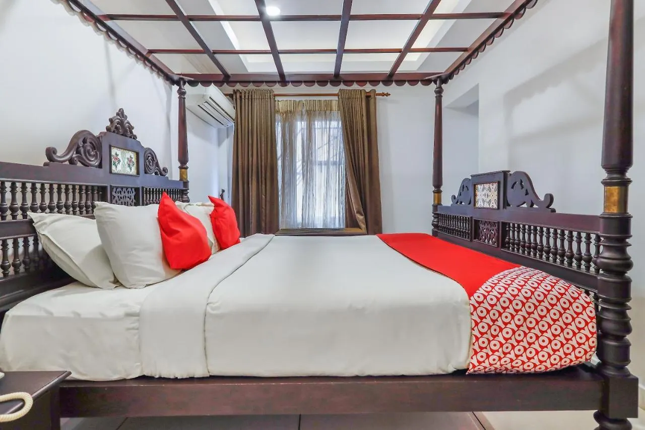 Anchor Inn Kochi Hotel